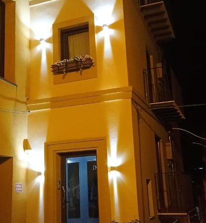 Donjon Suite Centro Storico Castelbuono  Exterior photo