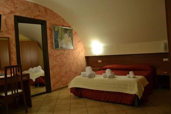 Donjon Suite Centro Storico Castelbuono  Room photo